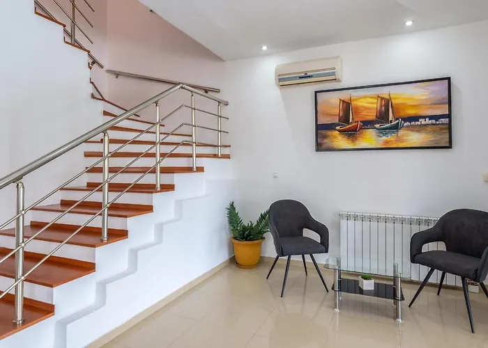 Di Georgia أفانتو