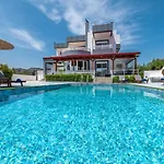 Di Georgia Villa *