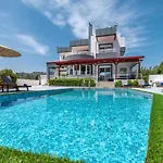 Di Georgia Villa *