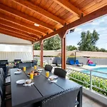Di Georgia Villa *
